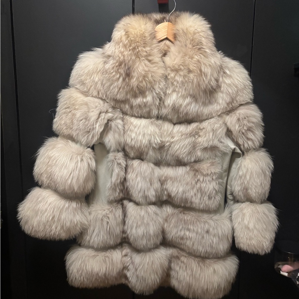 Luxurious Fox Vintage Fur Coat